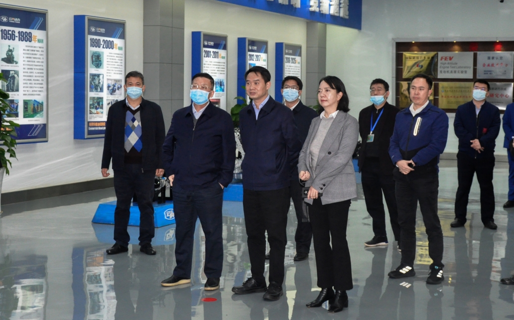 昆明市委常委杨东伟一行到云南宝运莱动力集团有限公司发展调研